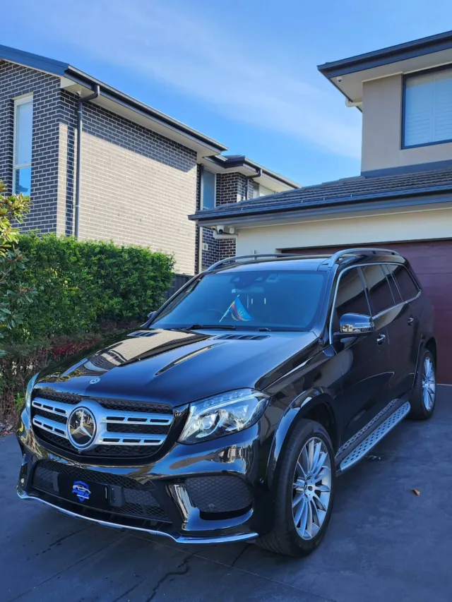 ✨ This Mercedes GLS 350d came in for our PBX Shine (Exterior Only) package — a simple yet effective clean to bring back that sleek, fresh look. 🖤

✅ Foam pre-wash & contact wash
✅ Wheels & tyres cleaned and dressed
✅ Arches rinsed
✅ Interior & exterior windows streak-free finish
✅ Quick interior vacuum

Now this GLS is gleaming from every angle — ready to hit the road looking its absolute best. 💎

📩 DM us or call 0468 337 729 to book your PBX Shine package today.

#PBXDetailing #MercedesDetailing #GLS350d #CarDetailing #ExteriorDetailing #BeforeAndAfter #MobileDetailing #CarCare #DetailersOfInstagram #MercedesBenz #LuxuryDetailing #SydneyDetailing #CarDetailingLife #DetailingAustralia #PBXShine #Elara #MarsdenPark #Melonba